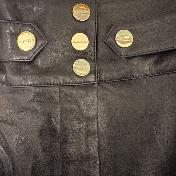 shorts - Picture 2 of 5